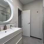 بيت للعطل House Near The With Rooftop And Bbq *