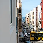 بيت للعطل House Near The With Rooftop And Bbq