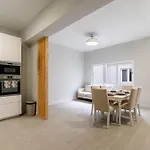 بيت للعطل House Near The With Rooftop And Bbq *