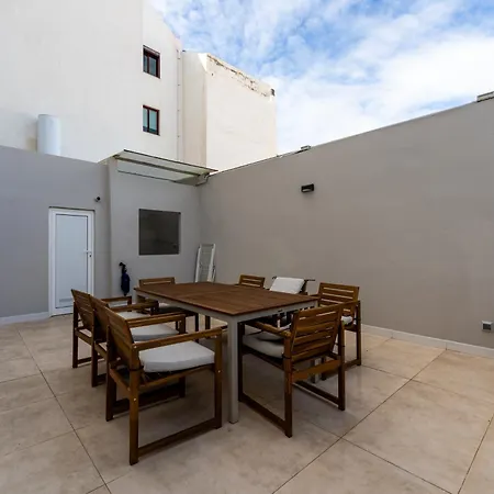 بيت للعطل House Near The With Rooftop And Bbq *